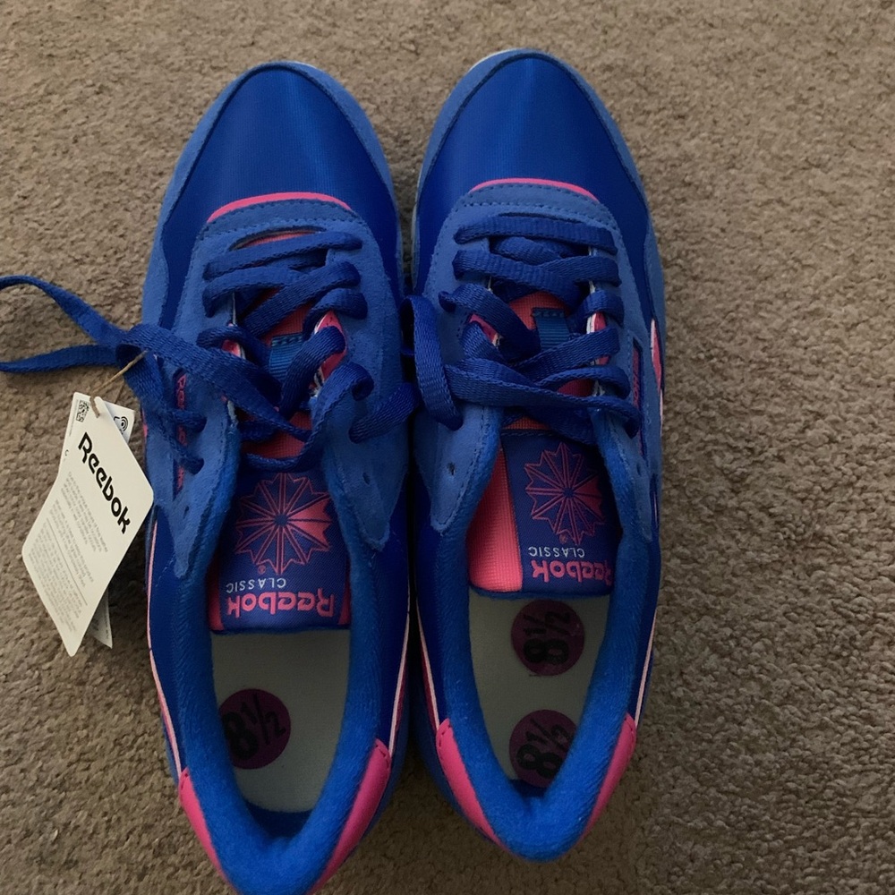 Woman's Sneakers & Athletic Shoes Reebok Lifestyle Classic Nylon Size 8 1/2 New